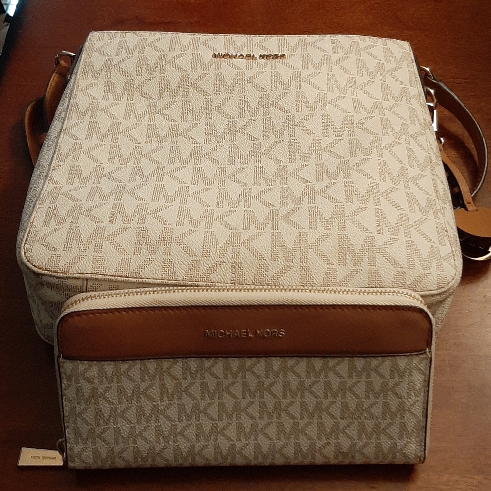 Michael Kors purse and wallet set